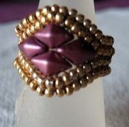 Anillo técnica de enfilado con piedra de distintos colores