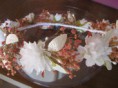 Corona de comunión o para niñas en bodas.Realizada en flor preservada y flores de tela.