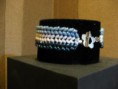 Pulsera duos de vidrio azul y blanco en forma de espiga