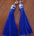Pendientes con borla azul con base de rocalla japonesa miyuki de cristal